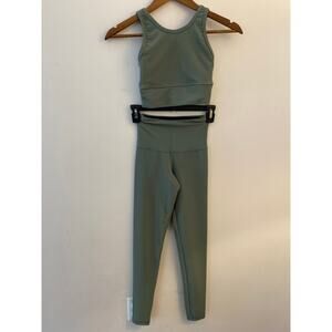 Strut This XS Set Athletic Gym Ribbed Green Sports Bra and Legging EUC Sage